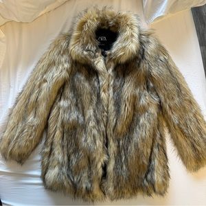 Faux fur zara coat. Great condition. Only worn once.